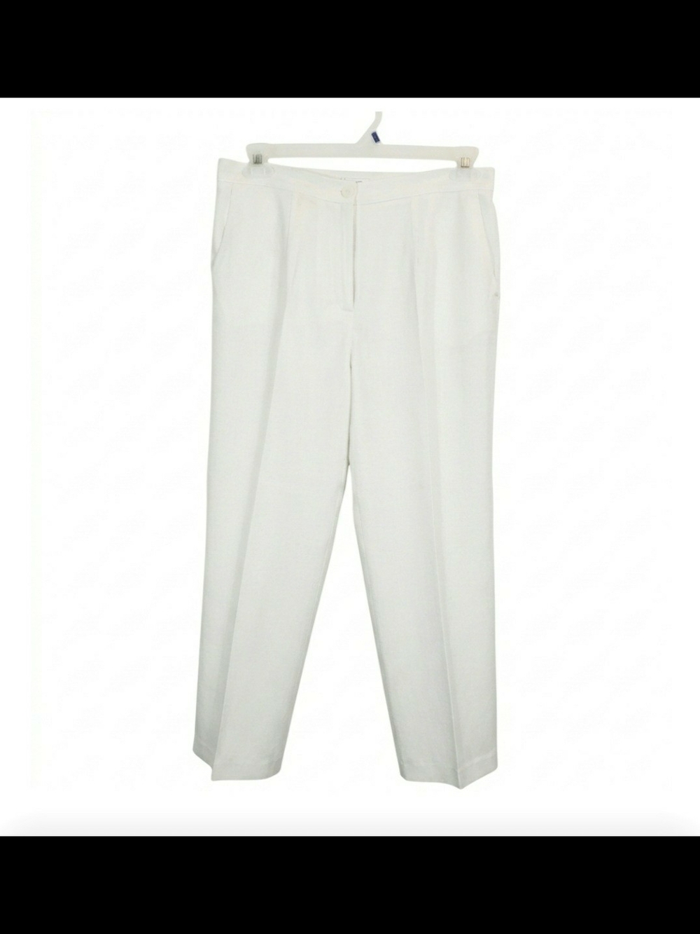 Womens 10P white pleated trousers, a versatile staple for any wardrobe. New